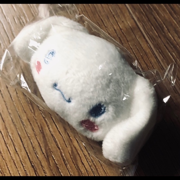 CINNAMOROLL-NWOT Plush Pin/Brooch - Picture 6 of 7
